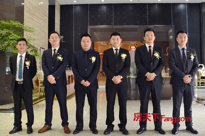 Q房網(wǎng)深圳東交易簽約中心正式揭牌，開(kāi)啟房地產(chǎn)經(jīng)紀(jì)服務(wù)新篇章